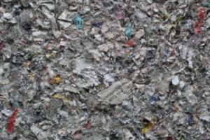 Isolé thermiquement avec la ouate de cellulose : voici un détail du recyclage du papier